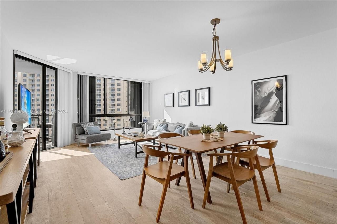 520 Brickell Key Dr, Unit A1513, Miami, FL 33131 Photo