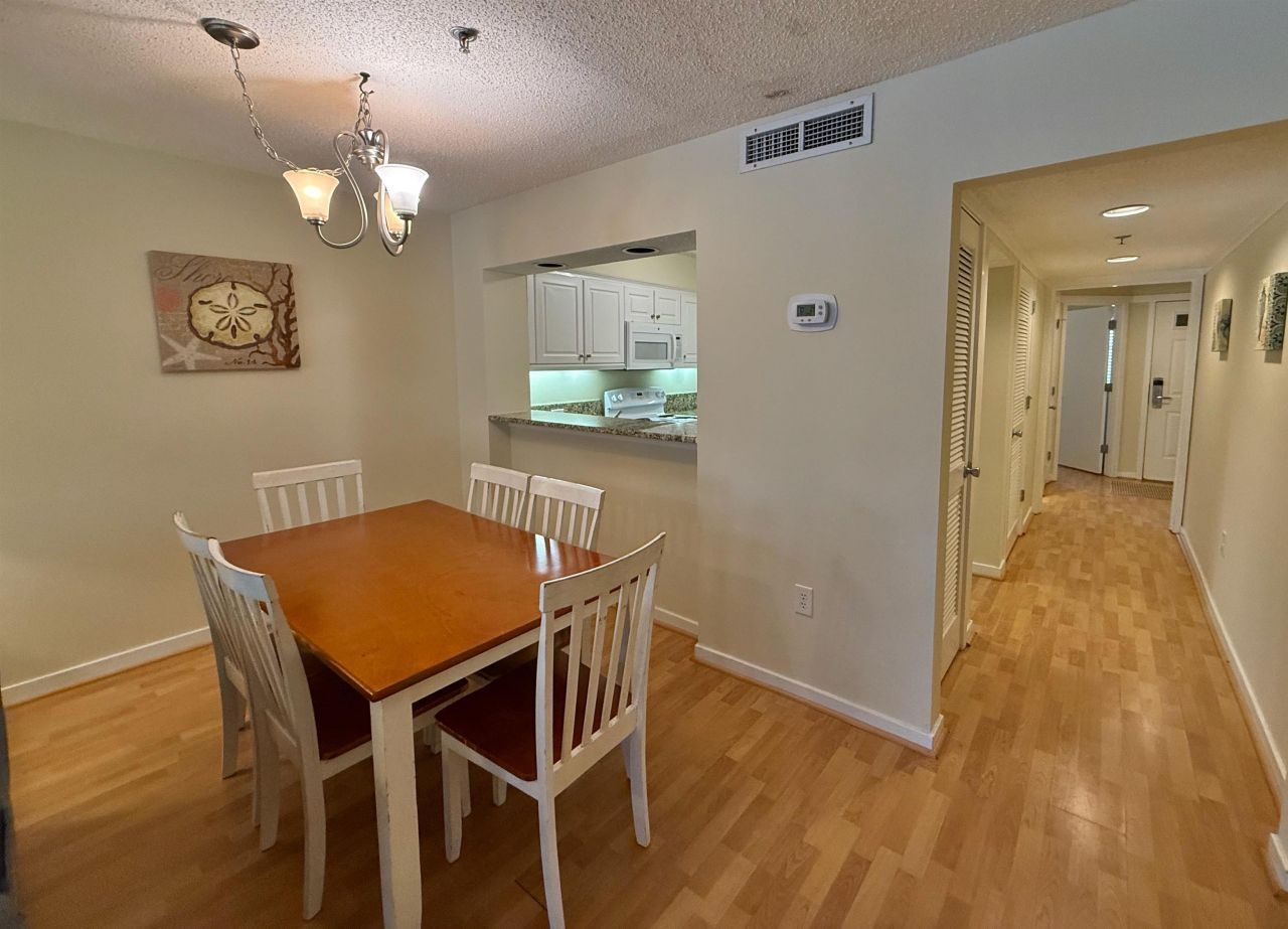 410 Melrose Pl. Photo 14