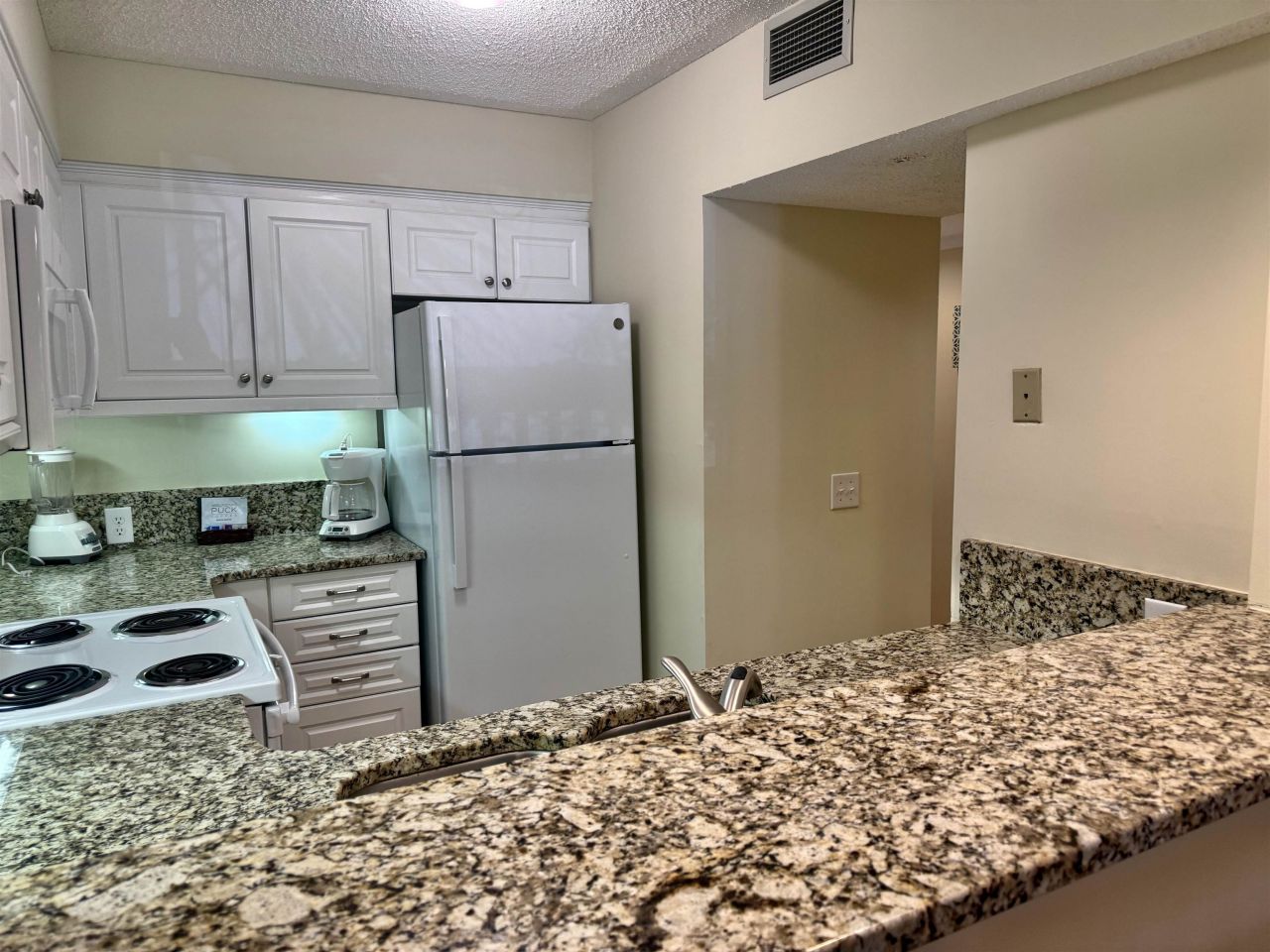 410 Melrose Pl. Photo 19