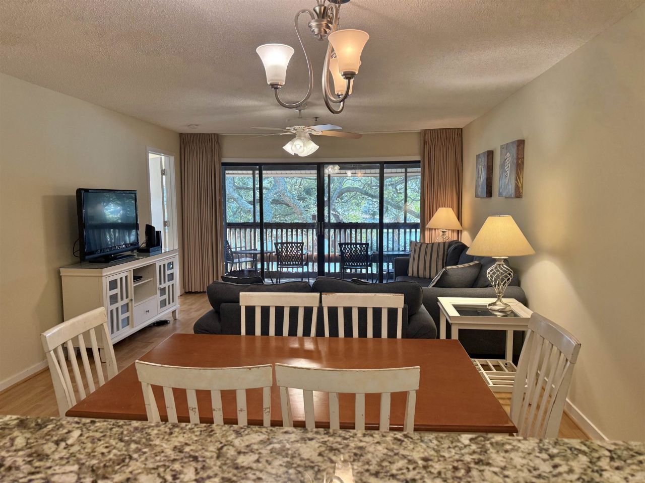 410 Melrose Pl. Photo 21