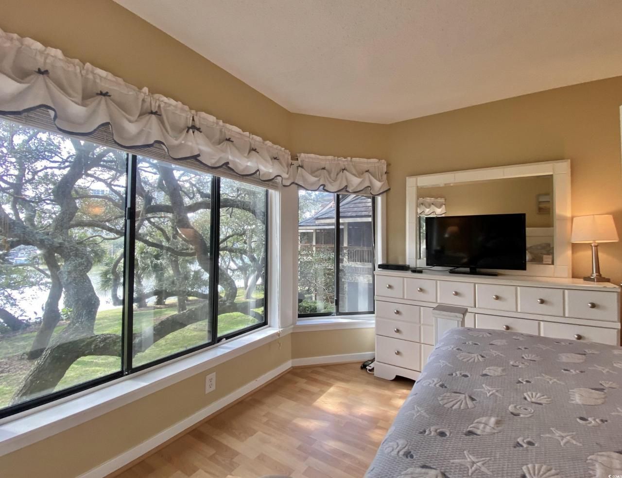 410 Melrose Pl. Photo 21