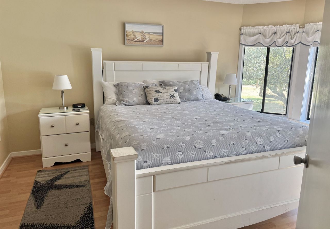 410 Melrose Pl. Photo 24