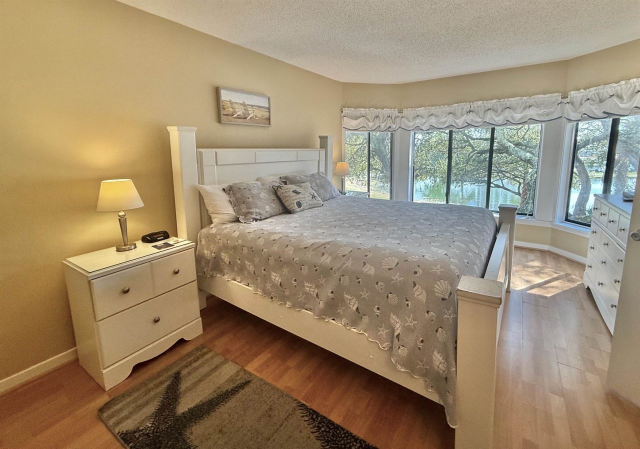 410 Melrose Pl. Photo 25