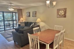 410 Melrose Pl. photo 4