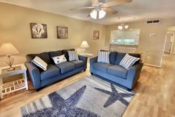 410 Melrose Pl. photo 4