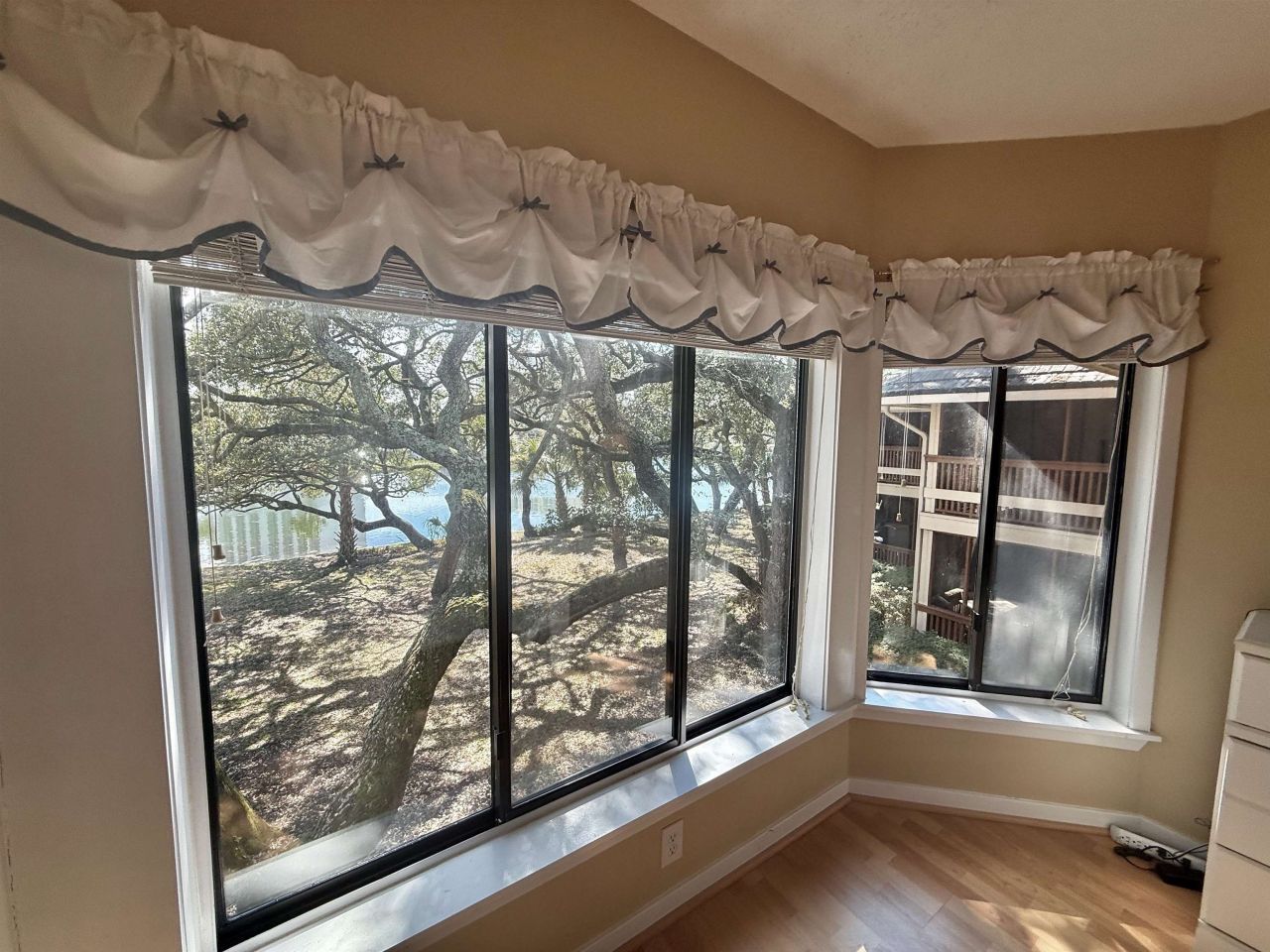 410 Melrose Pl. Photo 30