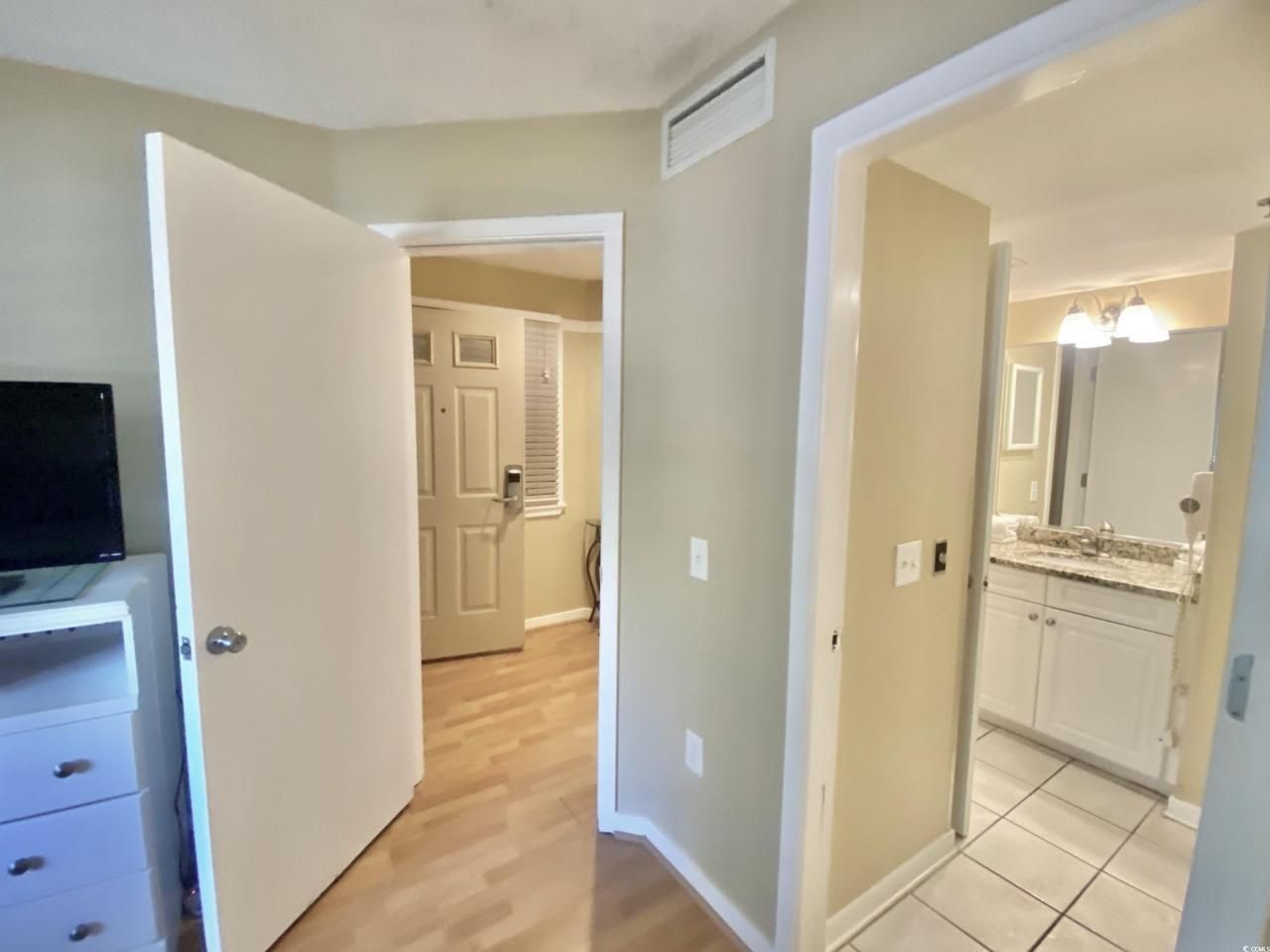 410 Melrose Pl. Photo 34