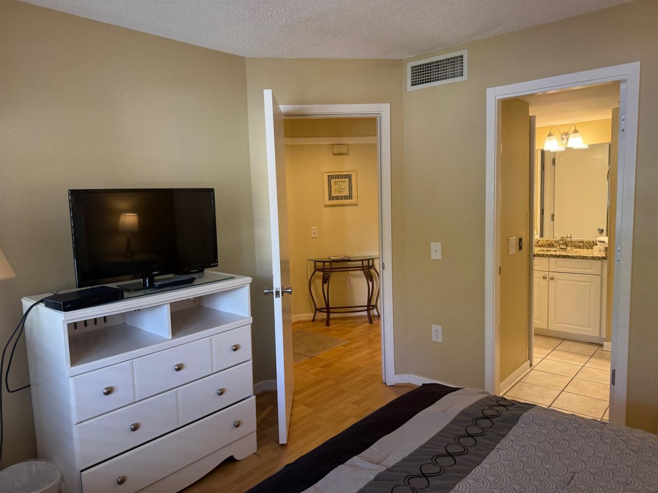 410 Melrose Pl. Photo 39