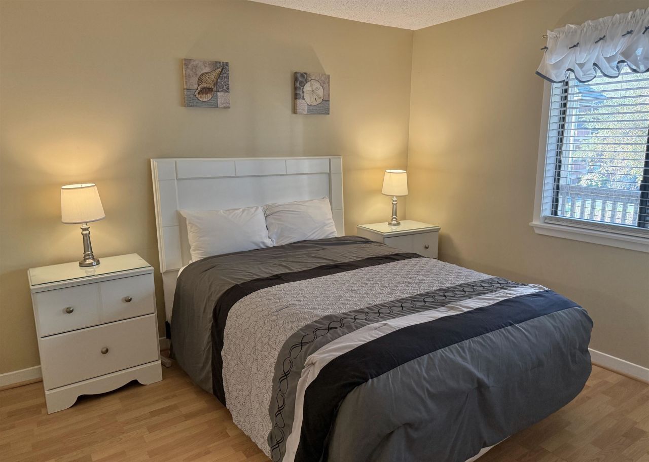 410 Melrose Pl. Photo 45