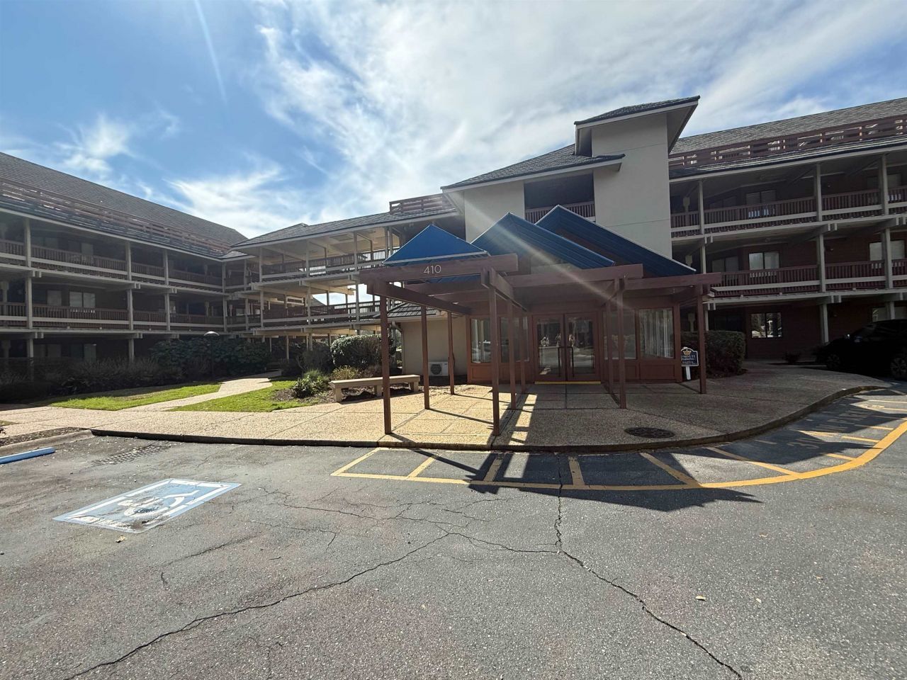 410 Melrose Pl. Photo 49