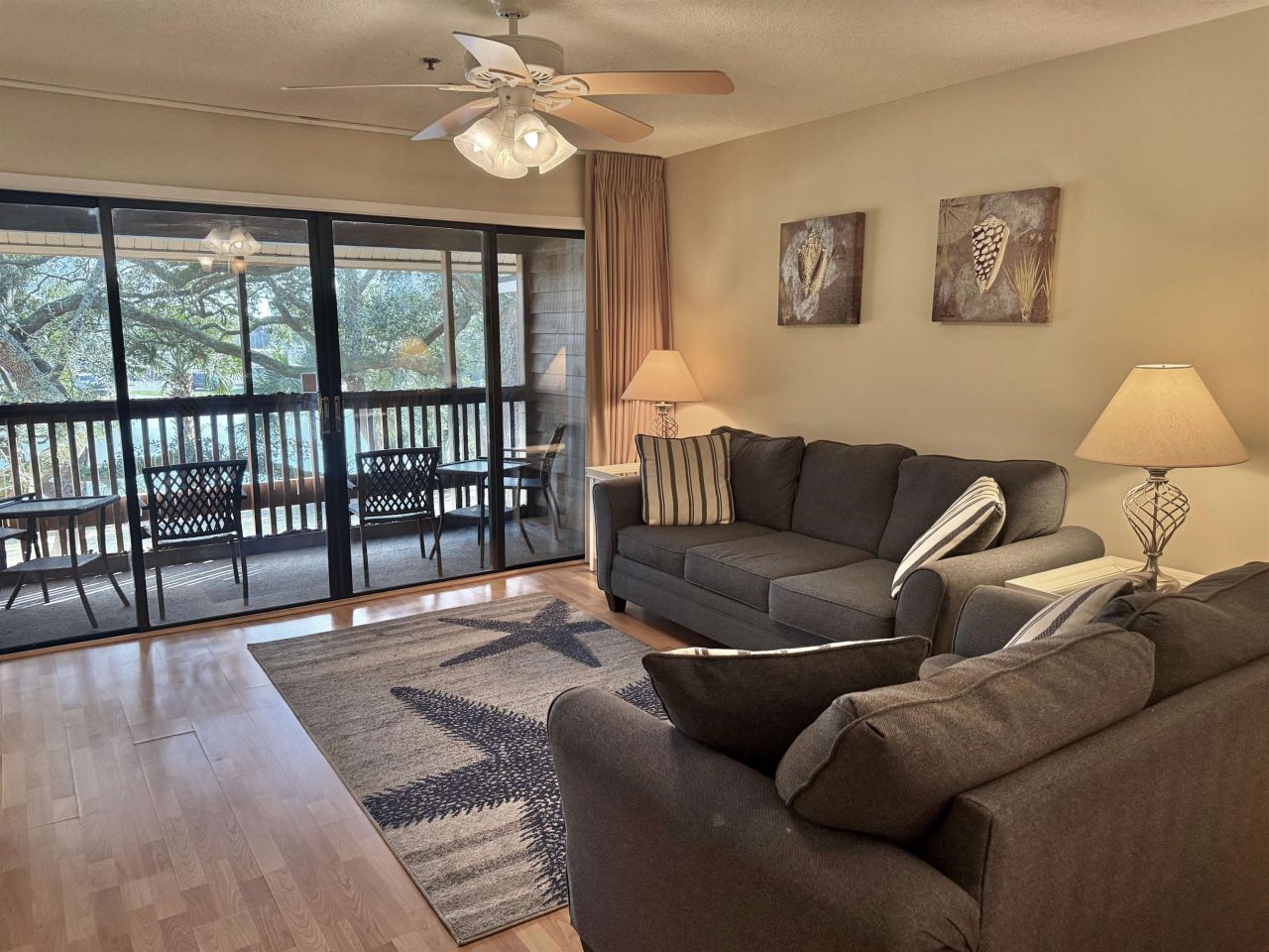 410 Melrose Pl. Photo 5