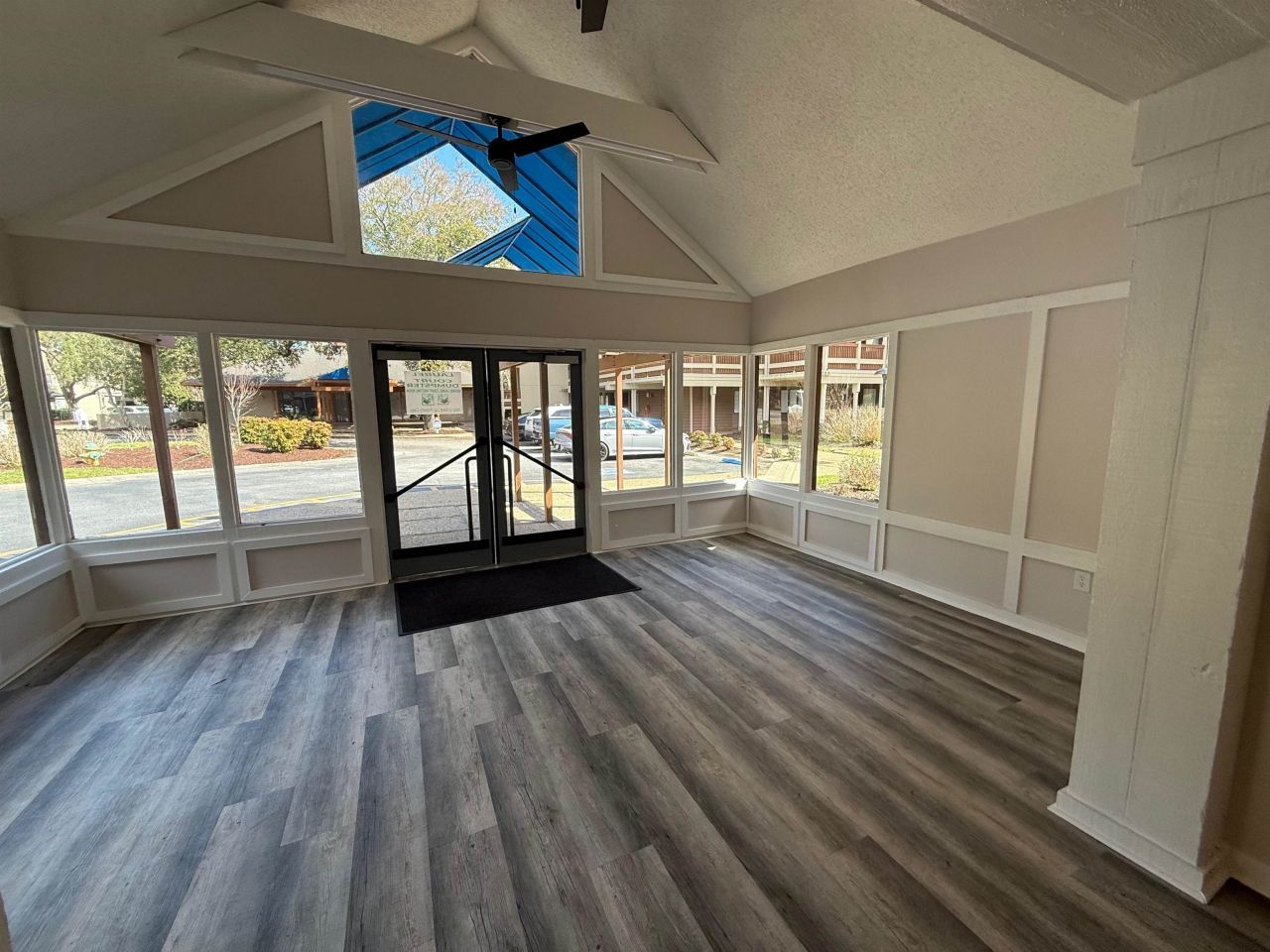 410 Melrose Pl. Photo 50