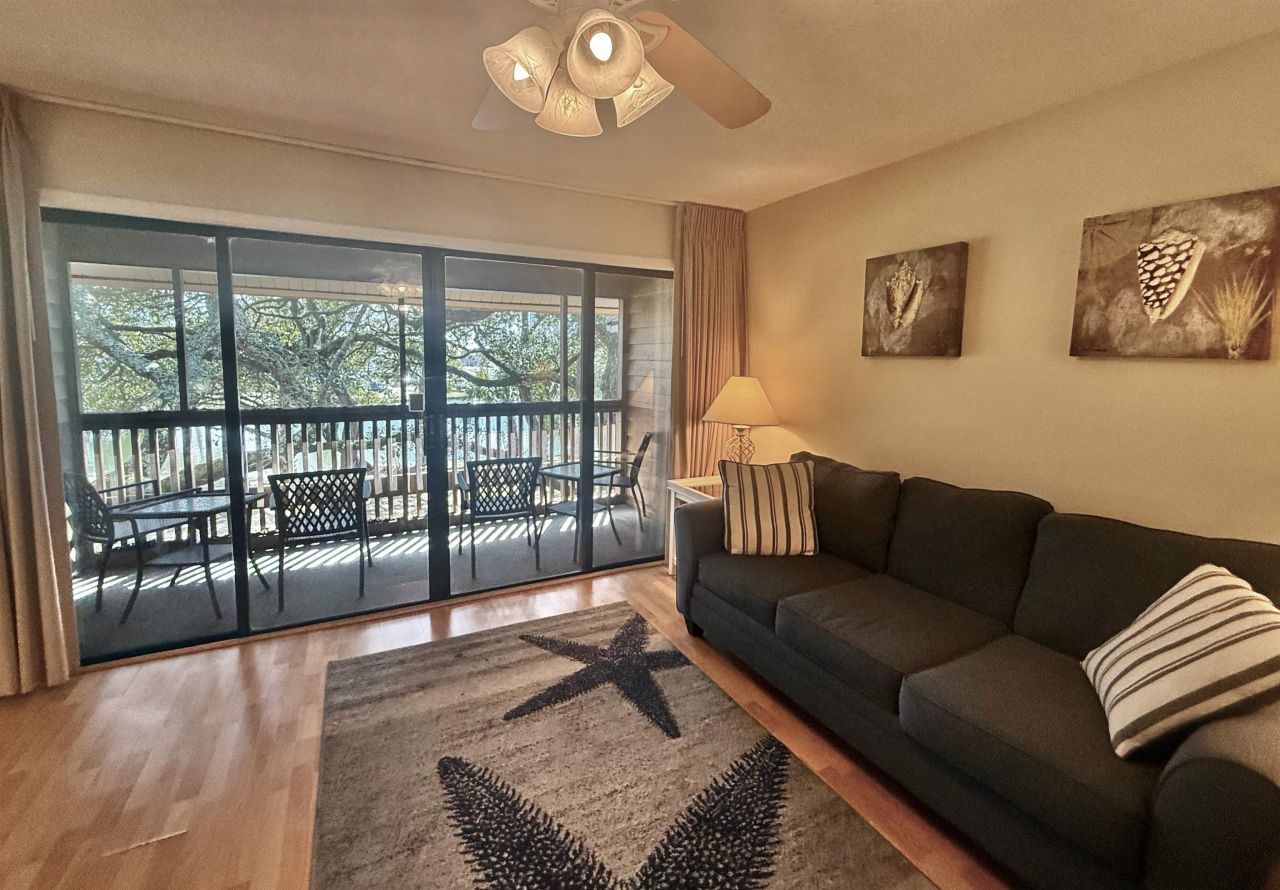 410 Melrose Pl. Photo 6