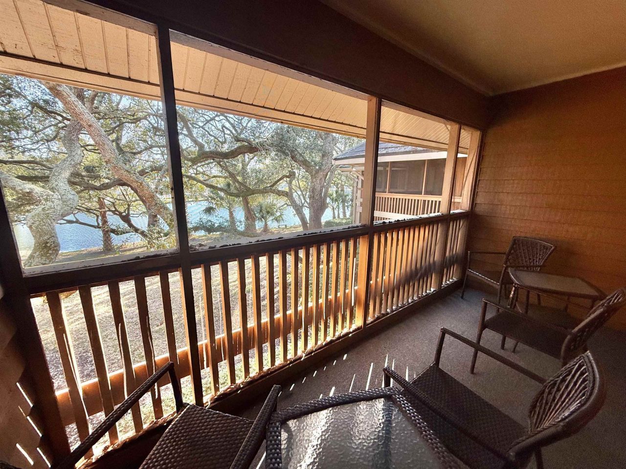 410 Melrose Pl. Photo 8