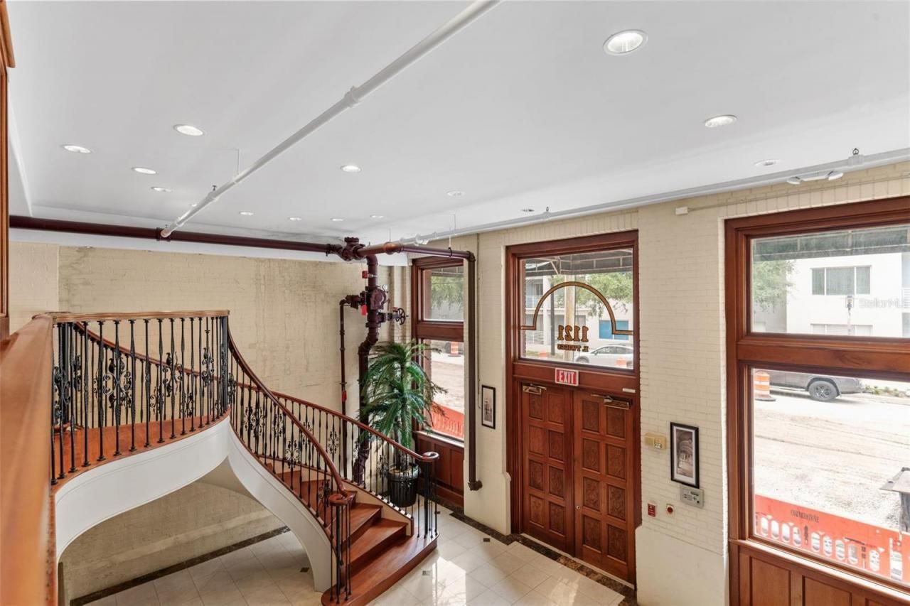 1121 E Twiggs Street, Tampa, FL 33602 Photo