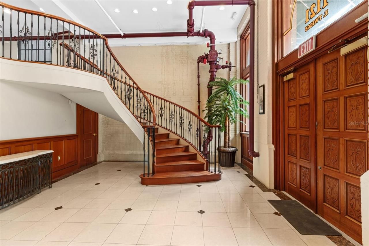 1121 E Twiggs Street, Tampa, FL 33602 Photo