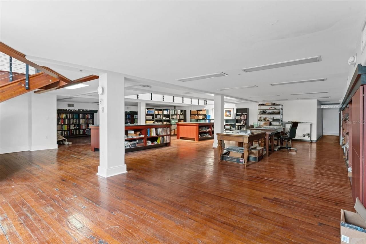 1121 E Twiggs Street, Tampa, FL 33602 Photo