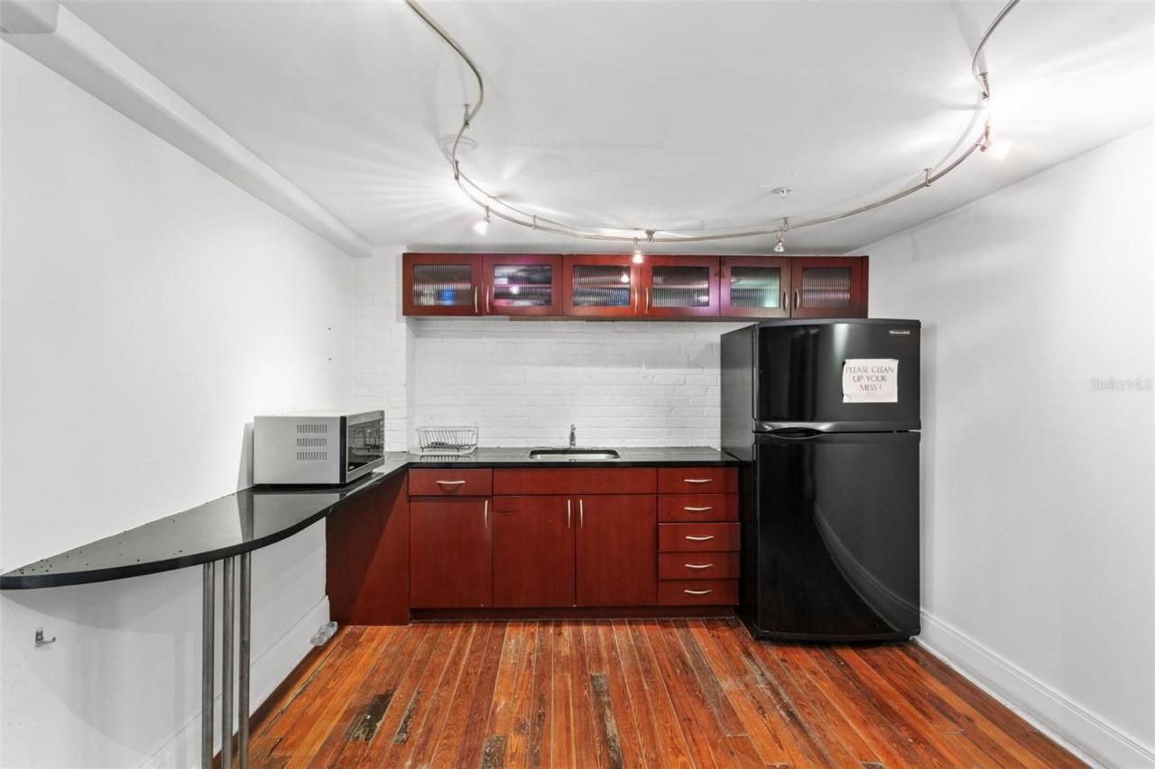 1121 E Twiggs Street, Tampa, FL 33602 Photo