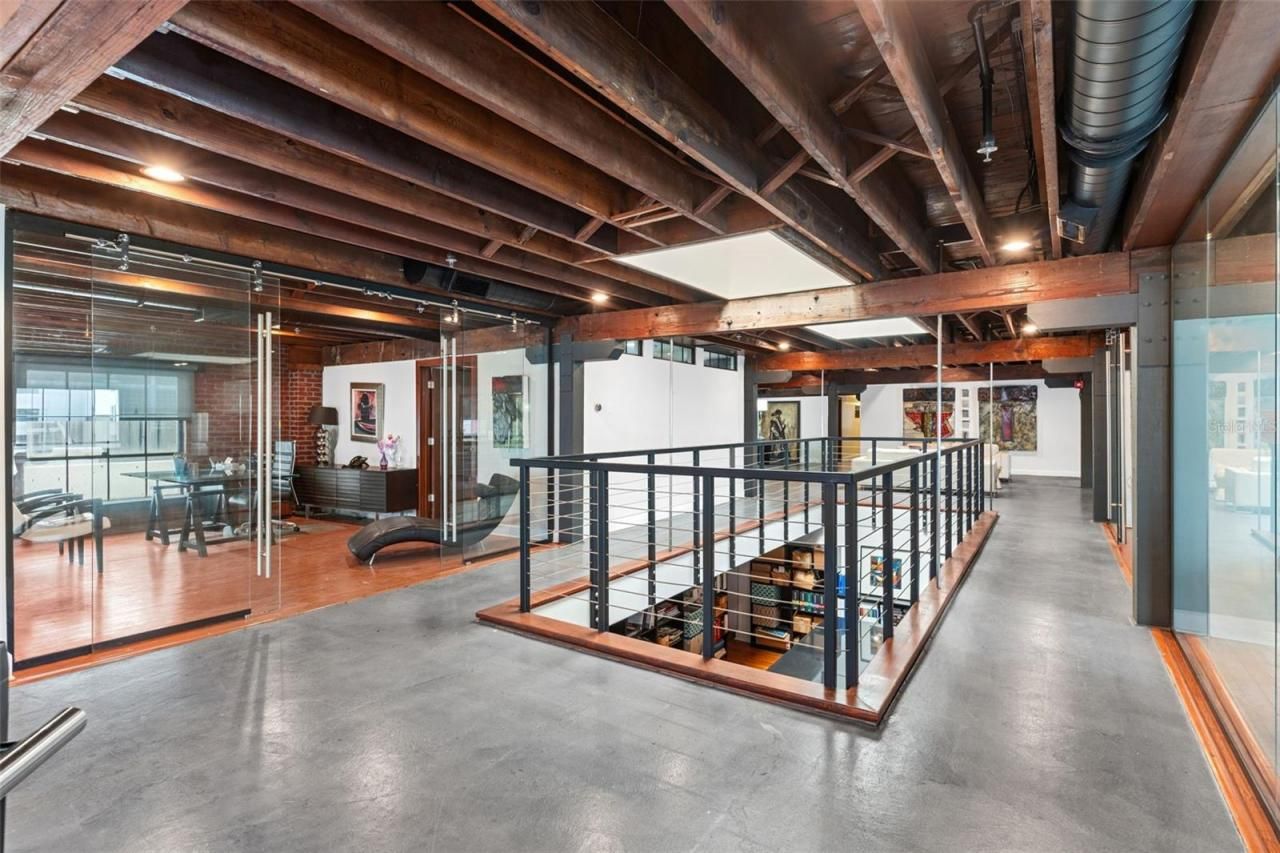 1121 E Twiggs Street, Tampa, FL 33602 Photo