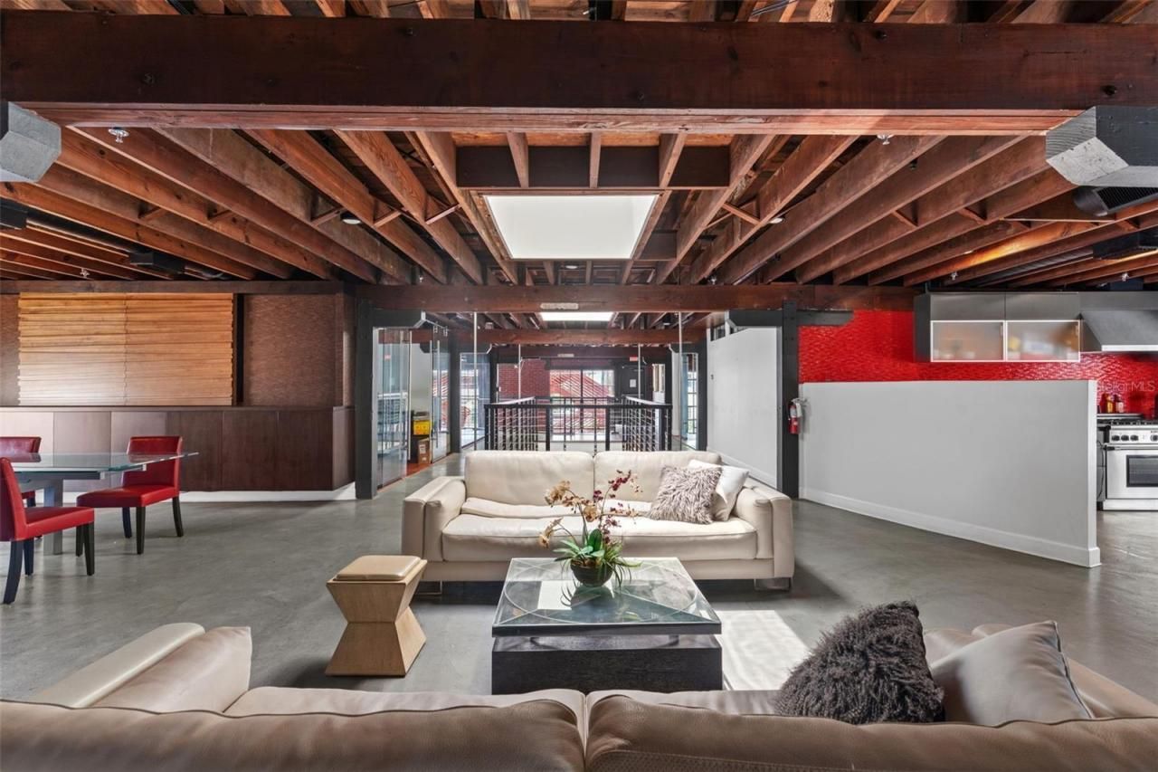 1121 E Twiggs Street, Tampa, FL 33602 Photo