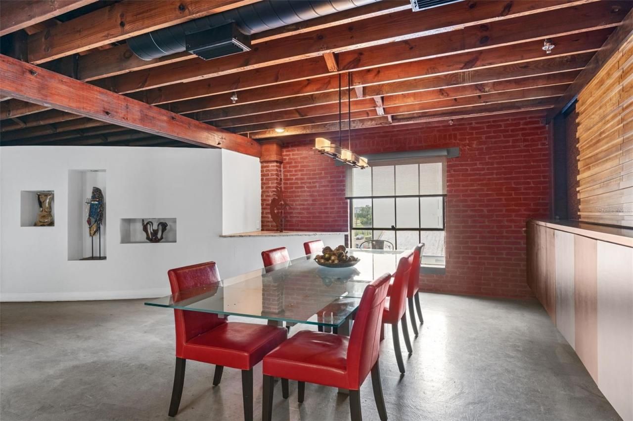 1121 E Twiggs Street, Tampa, FL 33602 Photo