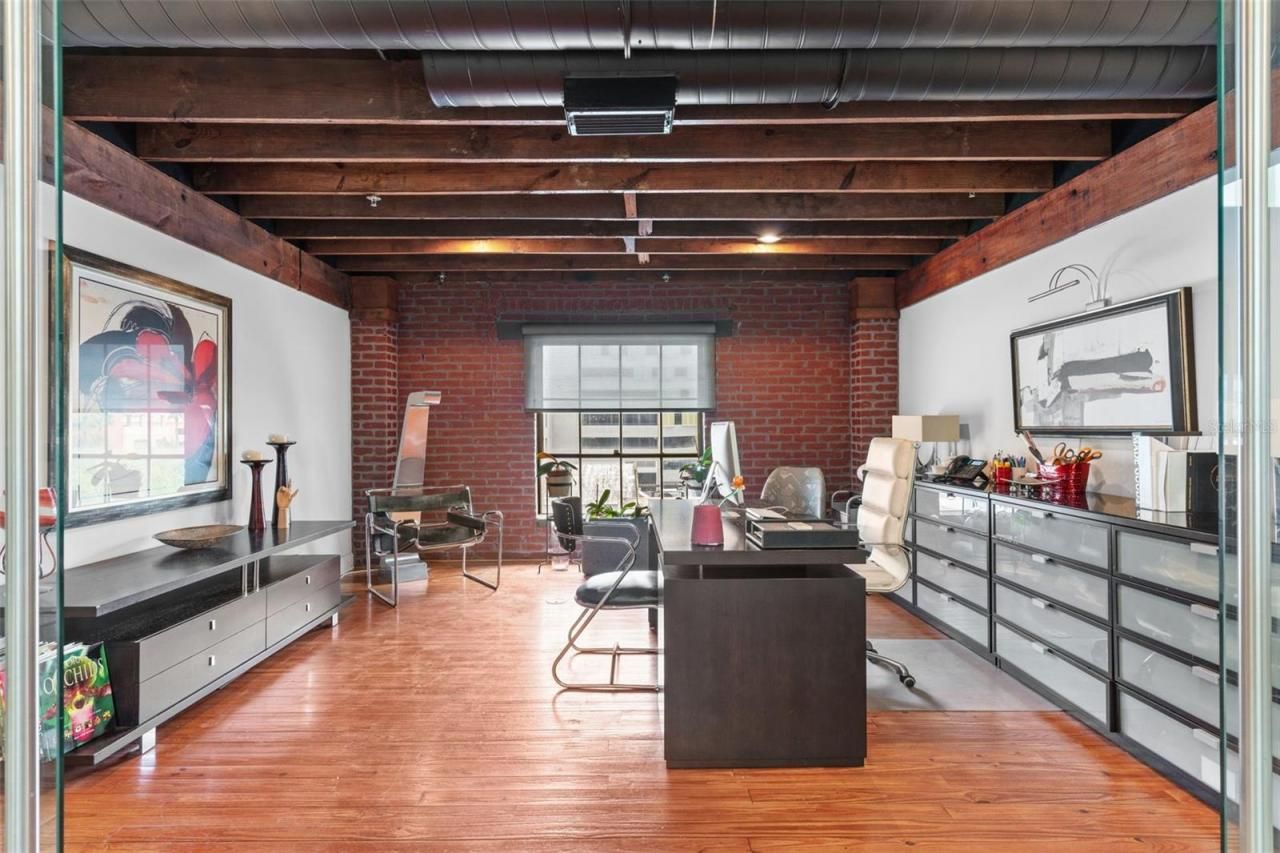 1121 E Twiggs Street, Tampa, FL 33602 Photo