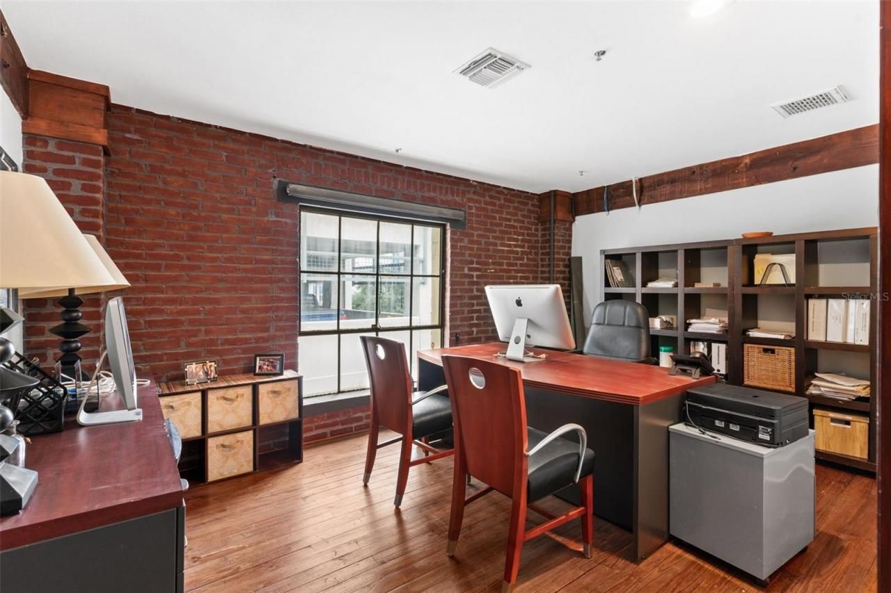 1121 E Twiggs Street, Tampa, FL 33602 Photo