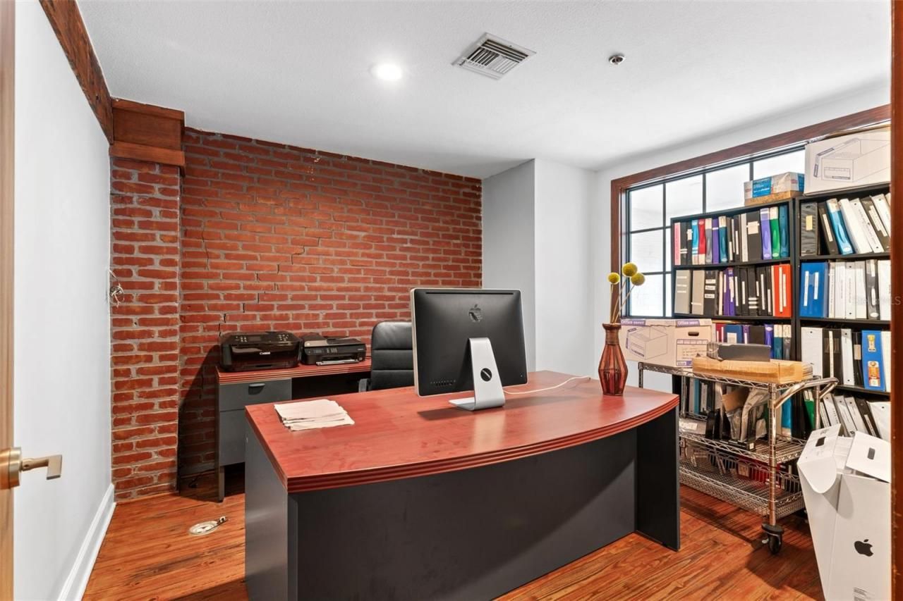 1121 E Twiggs Street, Tampa, FL 33602 Photo