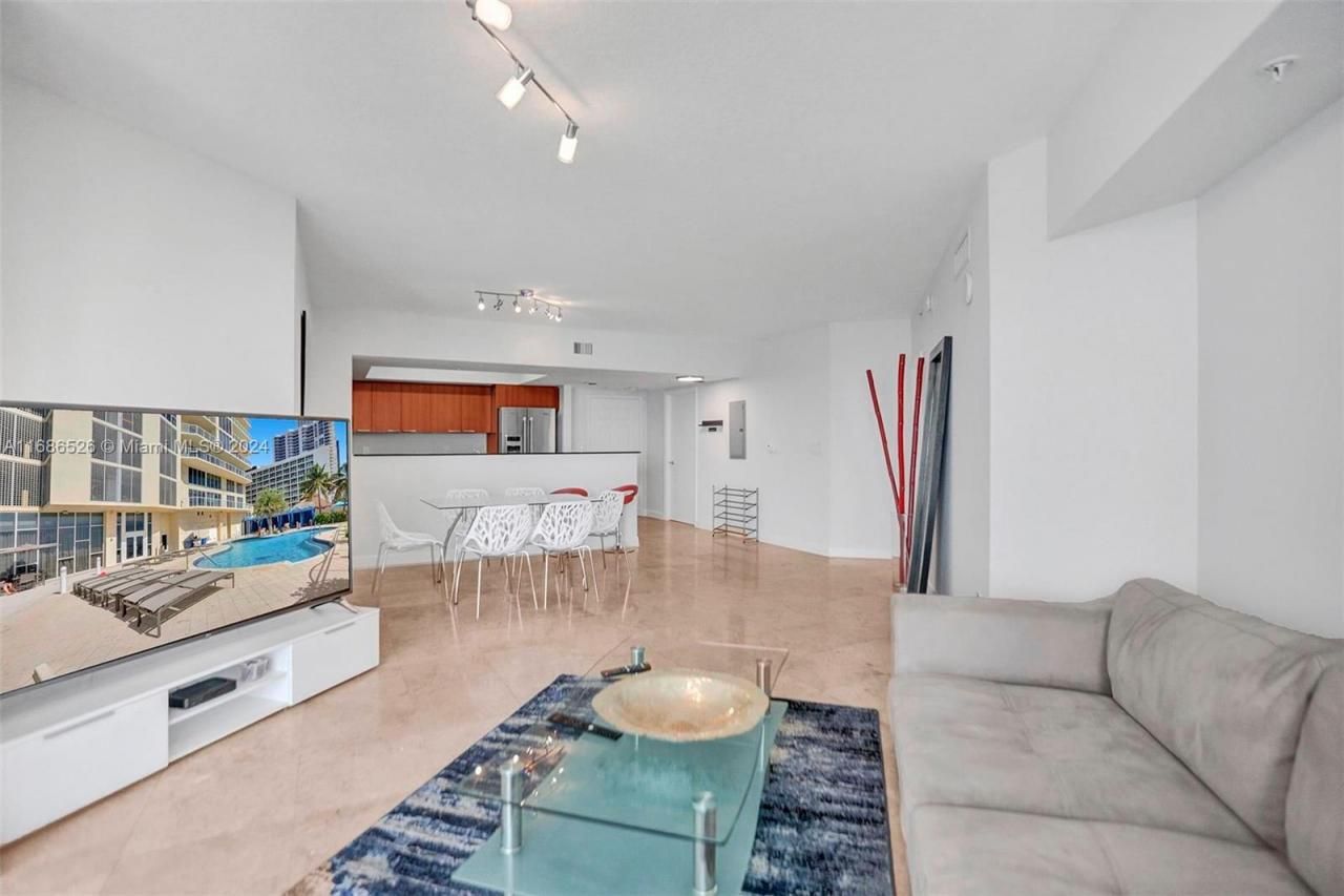 16699 Collins Av, Unit 3105, Sunny Isles Beach, FL 33160 Photo