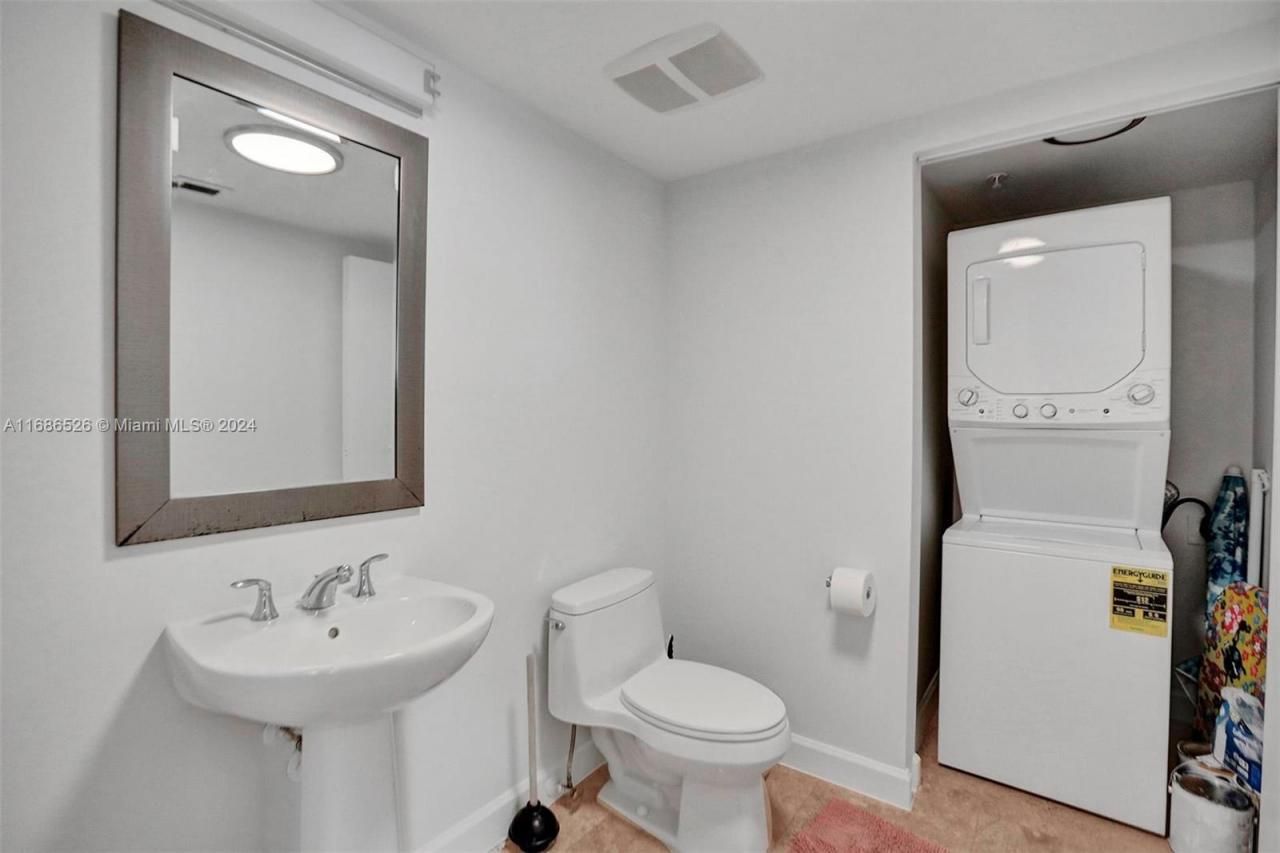 16699 Collins Av, Unit 3105, Sunny Isles Beach, FL 33160 Photo