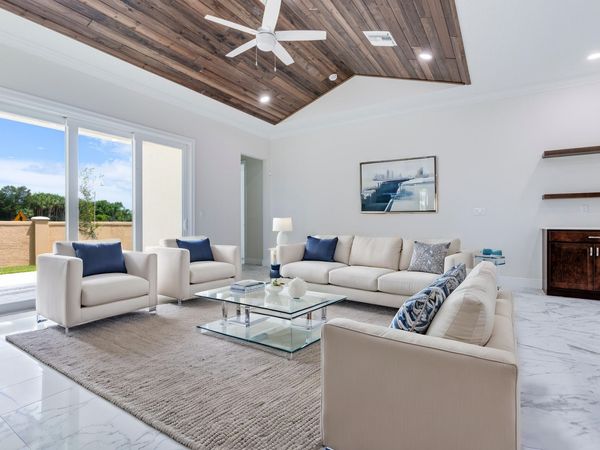 1805 Bridgepointe Circle, Unit 1, Vero Beach, FL 32967