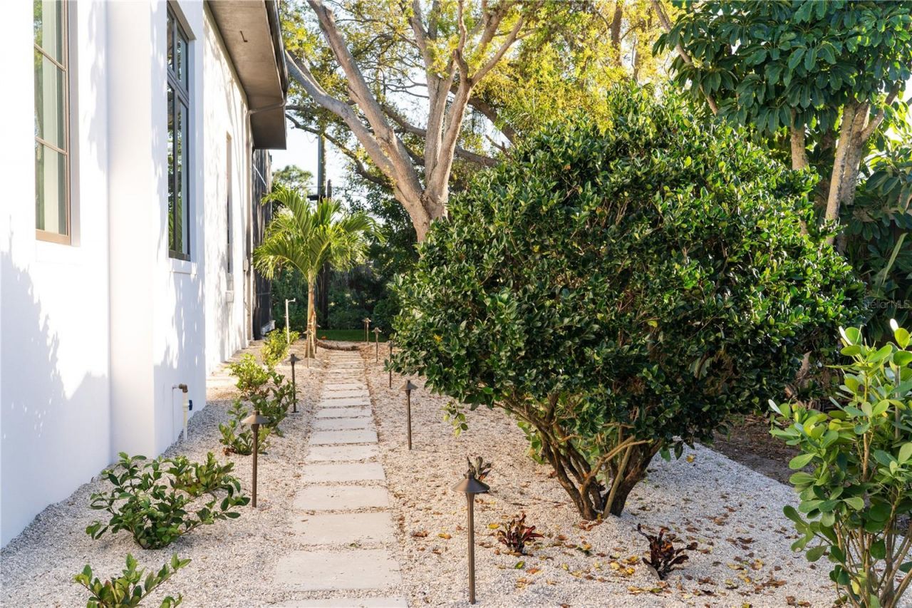 1802 Field Road, Sarasota, FL 34231 Photo