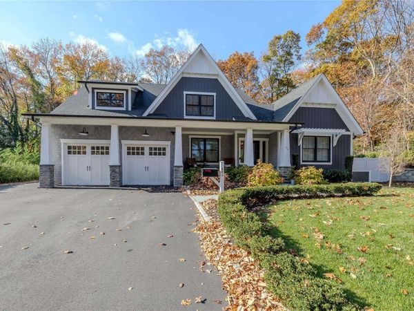 4 Arbutus Path, Port Jefferson, NY 11777