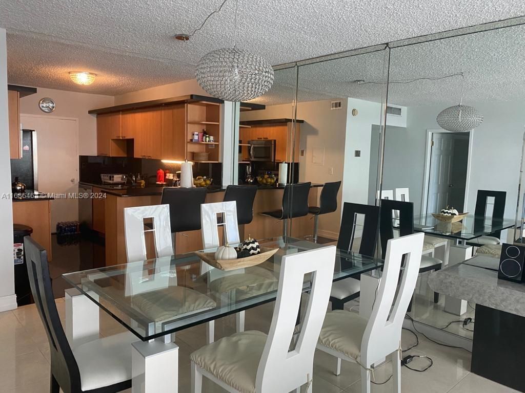5401 Collins Ave, Unit 412, Miami Beach, FL 33140 Photo