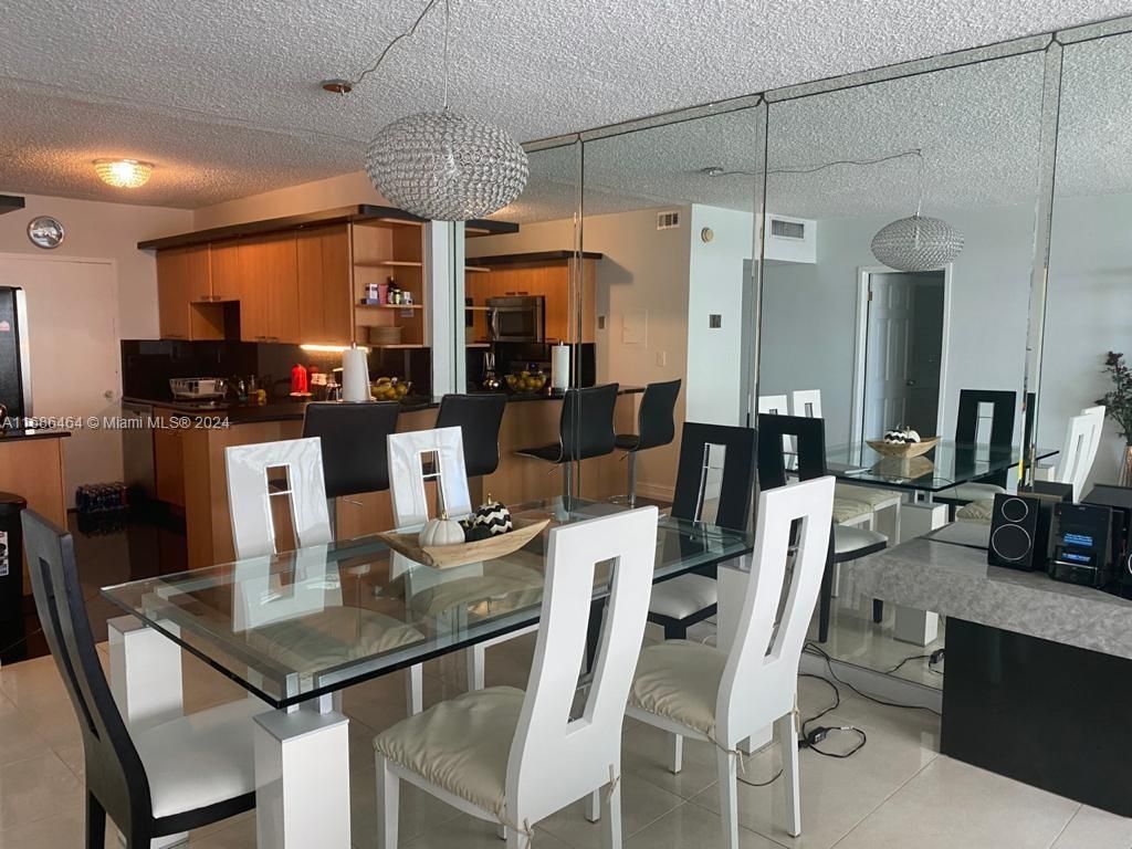 5401 Collins Ave, Unit 412, Miami Beach, FL 33140 Photo