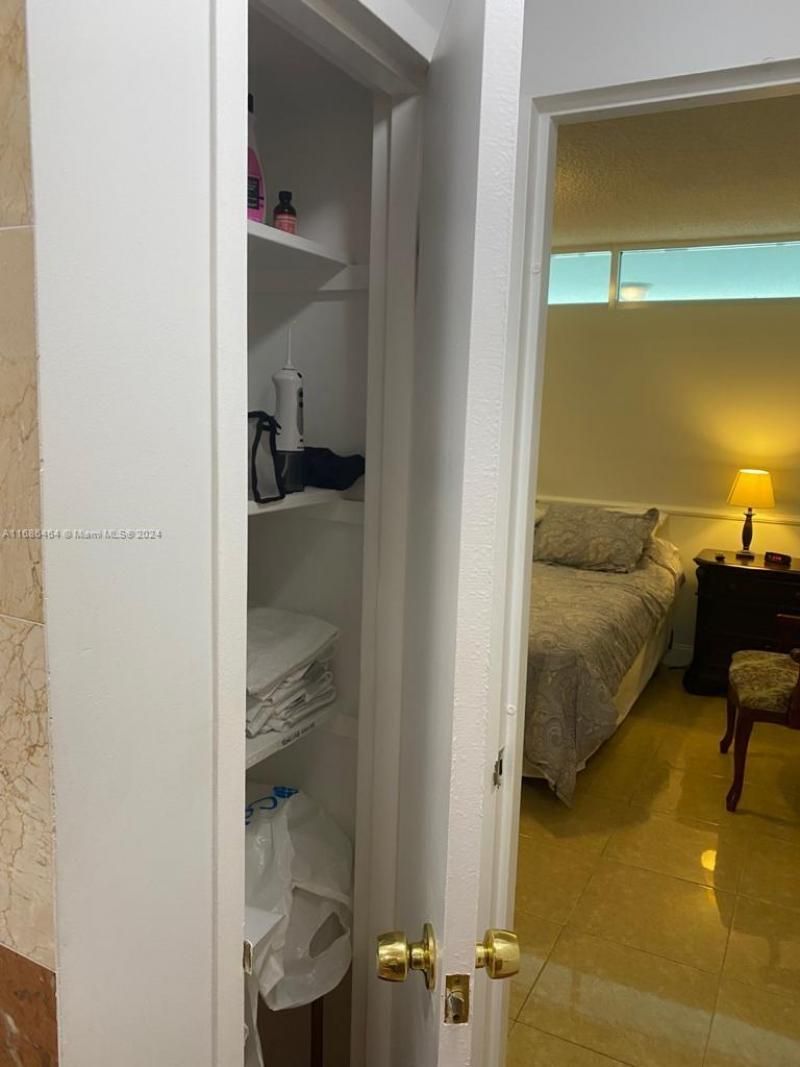 5401 Collins Ave, Unit 412, Miami Beach, FL 33140 Photo