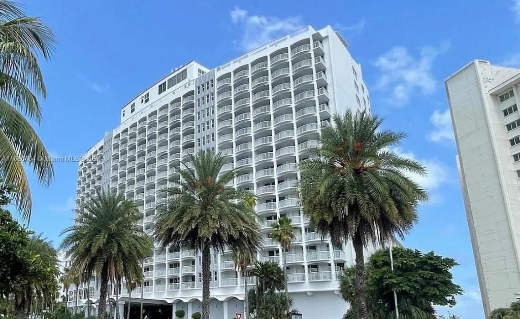 5401 Collins Ave, Unit 412, Miami Beach, FL 33140 Photo