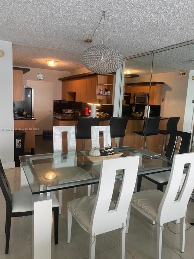 5401 Collins Ave, Unit 412, Miami Beach, FL 33140 Photo