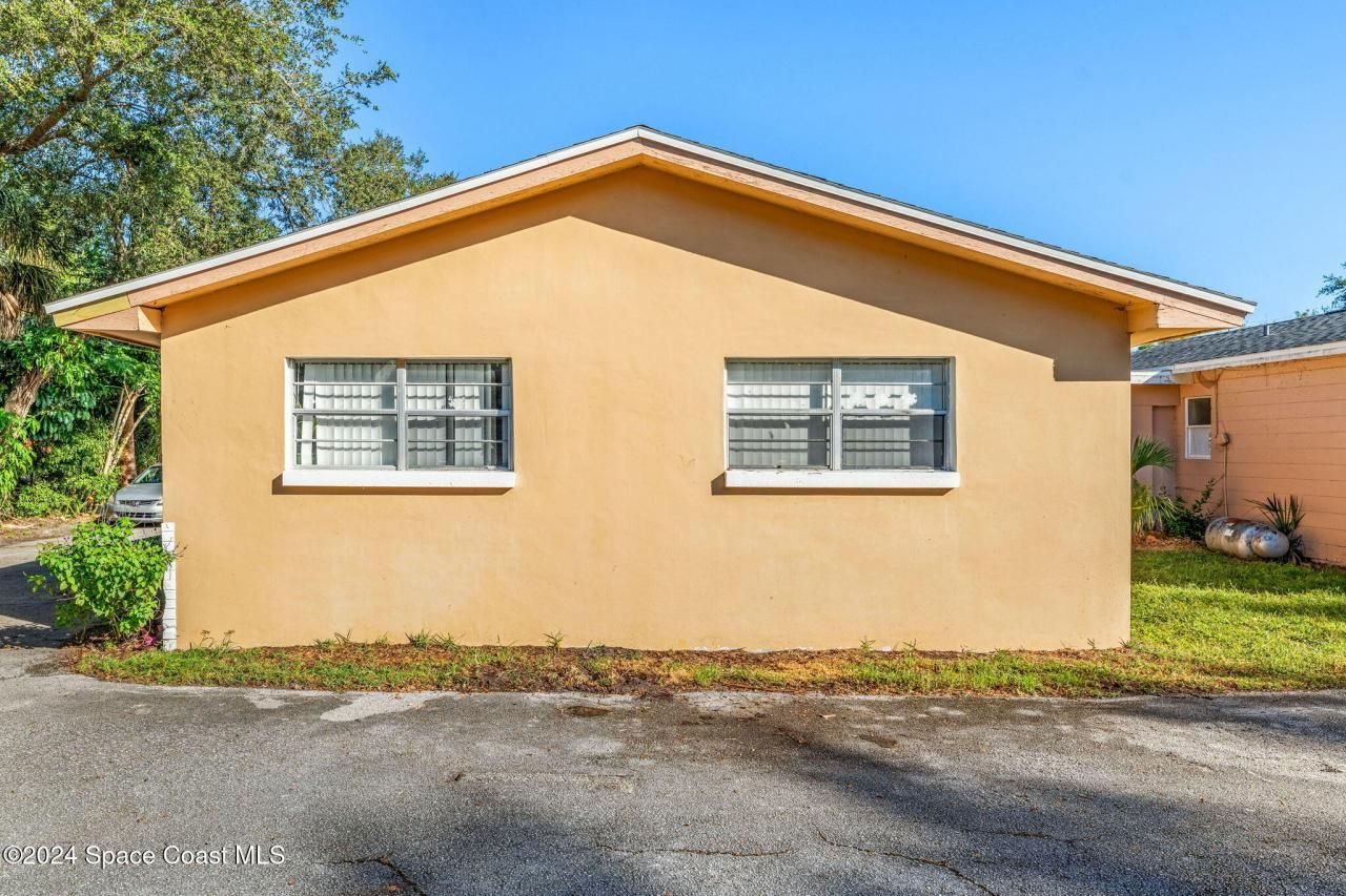 89 NW Irwin Avenue, Melbourne, FL 32904 Photo