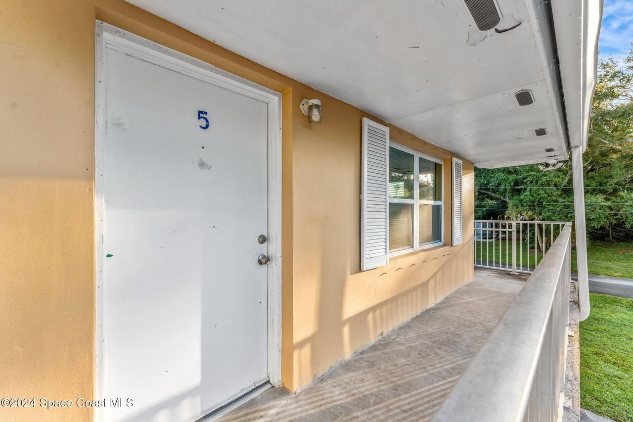 89 NW Irwin Avenue, Melbourne, FL 32904 Photo