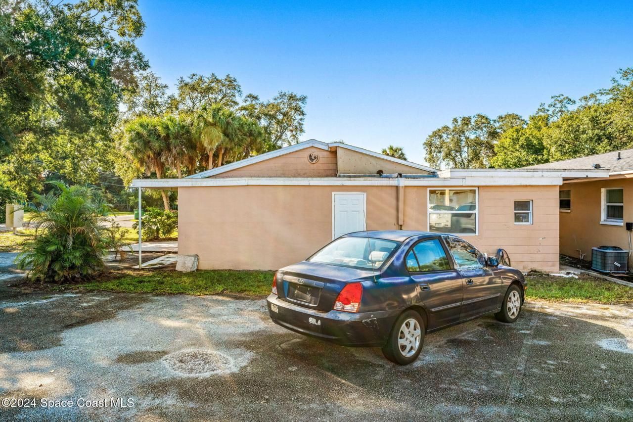 89 NW Irwin Avenue, Melbourne, FL 32904 Photo