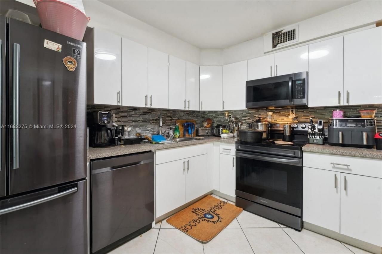 Please Call For Address, Miami, FL 33150 Photo