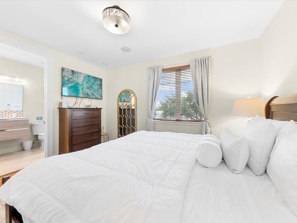 3030 NE 45th Street, Fort Lauderdale, FL 33308 Photo