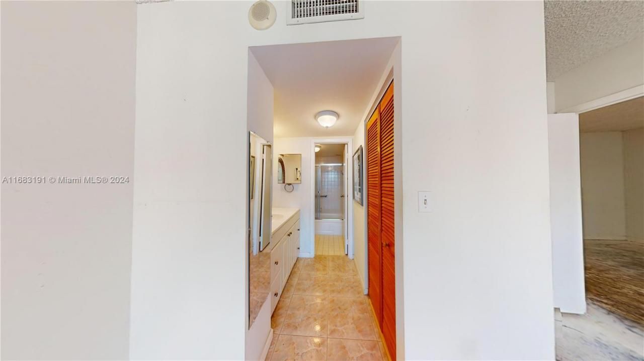 600 Three Islands Blvd, Unit 1716, Hallandale Beach, FL 33009 Photo