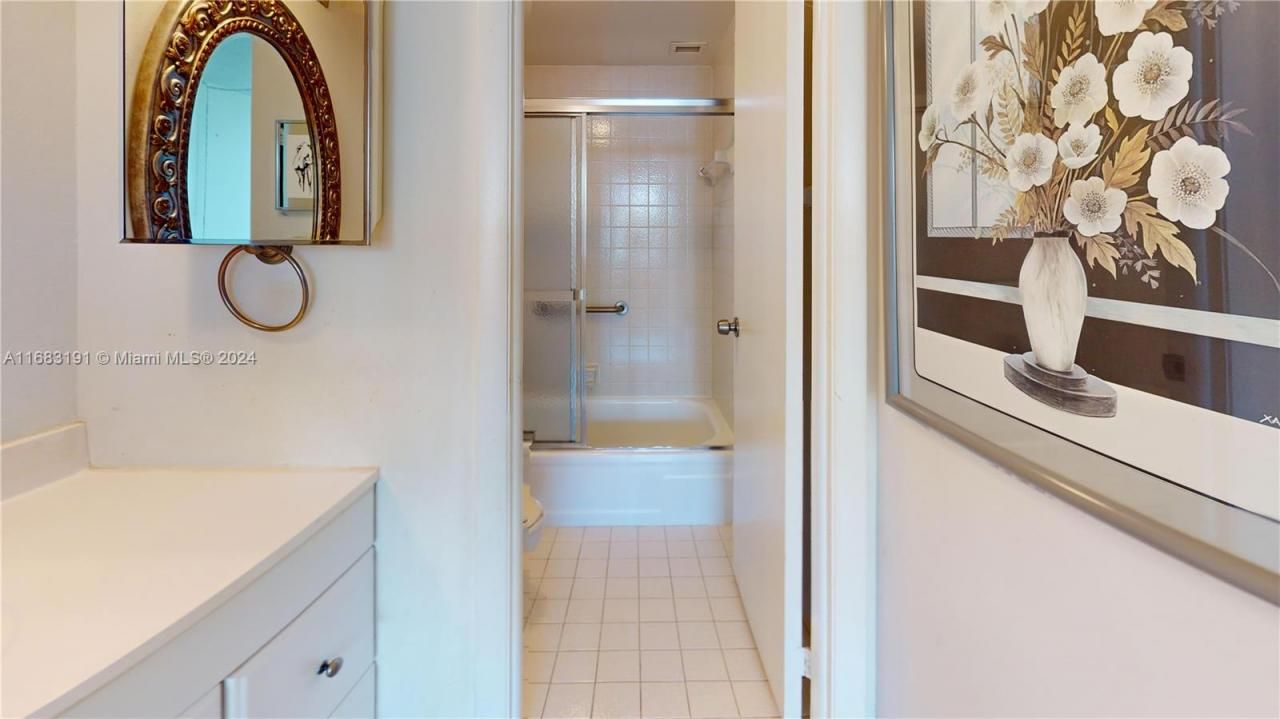 600 Three Islands Blvd, Unit 1716, Hallandale Beach, FL 33009 Photo