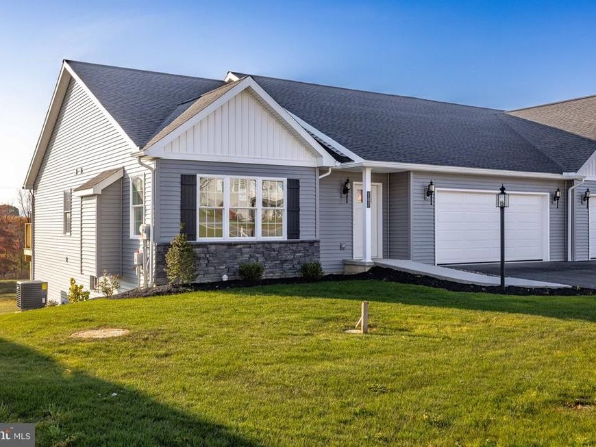 107 St Andrews Way, Selinsgrove, PA 17870 Main Photo