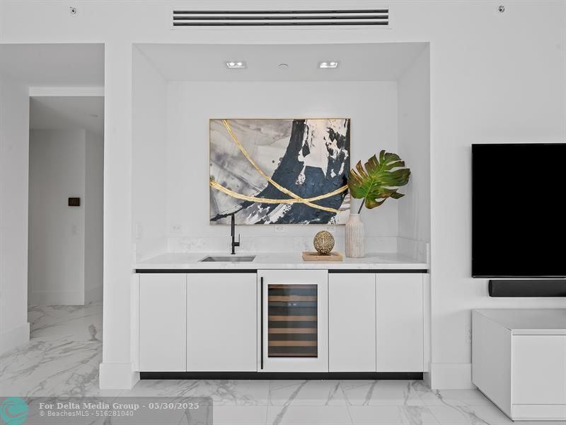 160 Isle Of Venice Drive, Unit 301, Fort Lauderdale, FL 33301 Photo