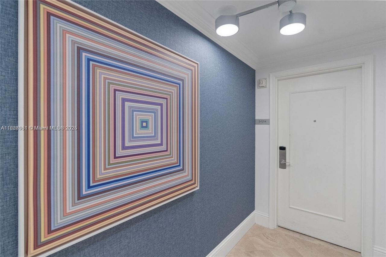 4401 Collins Av, Unit 1214, Miami Beach, FL 33140 Photo