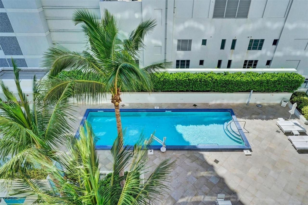 4391 Collins Ave, Unit 915, Miami Beach, FL 33140 Photo