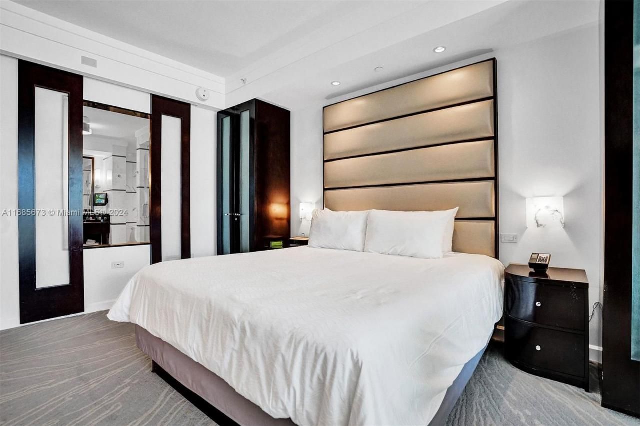 4391 Collins Ave, Unit 915, Miami Beach, FL 33140 Photo